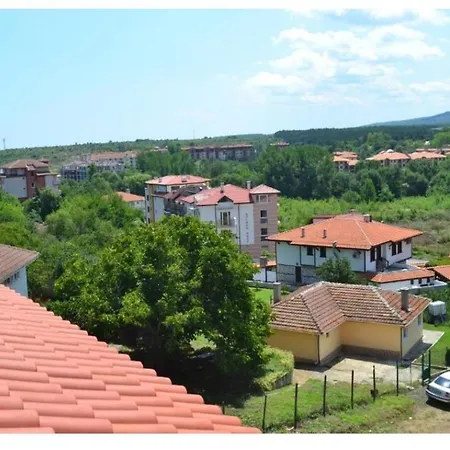 кастро/castro Apartamento Carevo