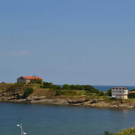кастро/castro Апартамент Царево