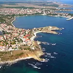 кастро/castro Apartamento Carevo