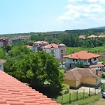 кастро/castro Apartamento Carevo