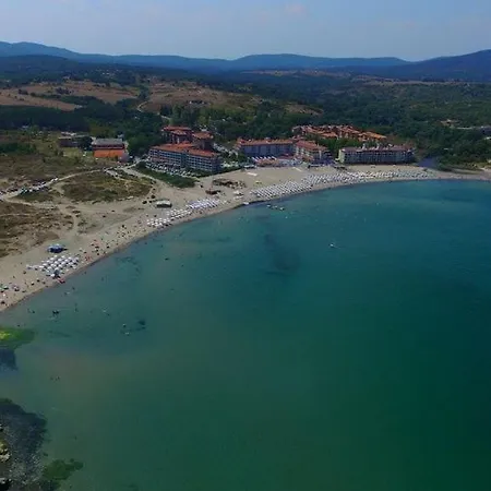 кастро/castro Apartment Tsarevo