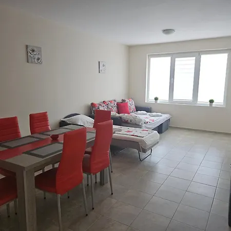 кастро/castro Apartamento Carevo