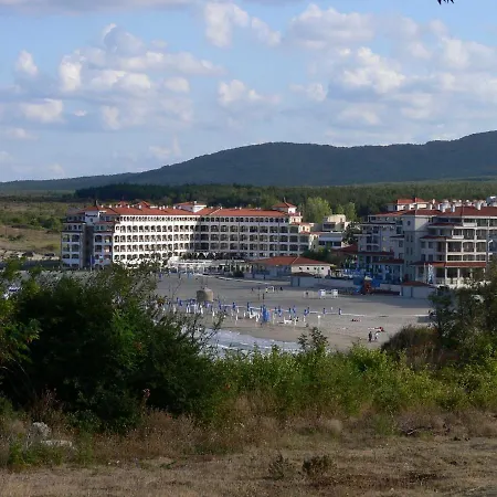 кастро/castro Apartment *